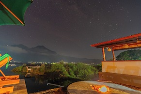 D Sila’s Tepi Danu Villas Kintamani & Natural hot spring