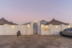 D Sila’s Tepi Danu Villas Kintamani & Natural hot spring