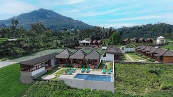 D Sila’s Tepi Danu Villas Kintamani & Natural hot spring