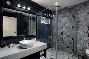 1 Amiras Entire Villa at Fateh Sagar, Udaipur