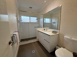 Contemporary Cove