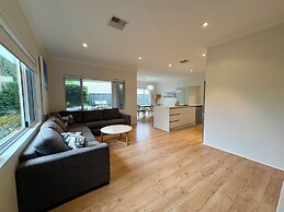 Contemporary Cove