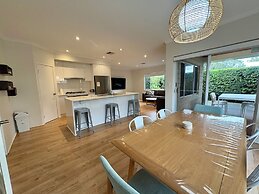 Contemporary Cove
