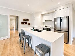 Contemporary Cove