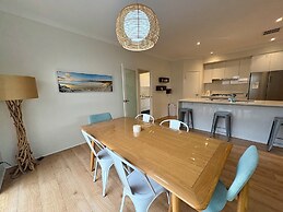 Contemporary Cove