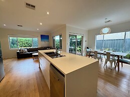 Contemporary Cove