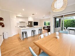 Contemporary Cove
