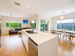 Contemporary Cove