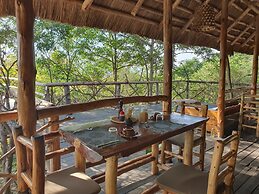 Topi Lodge