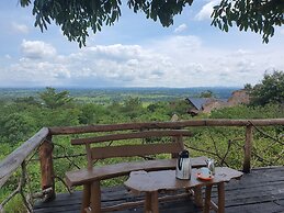 Topi Lodge