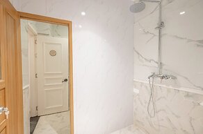 Q Hotel & Apartment Han Market Da Nang