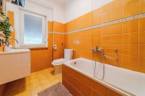 Stylish City Center Vibes Apartment