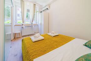 Stylish City Center Vibes Apartment