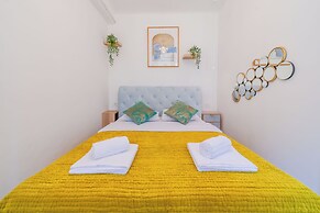 Stylish City Center Vibes Apartment