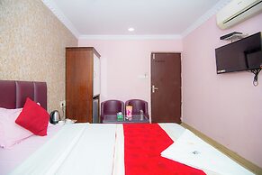 Hotel Manohar Palace