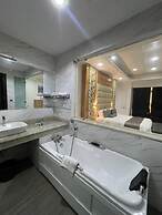 Caeser's Luxury Hotel