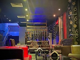 Caeser's Luxury Hotel