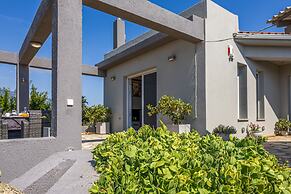 Tselepis Villa at Lakithra