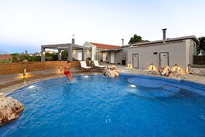 Tselepis Villa at Lakithra