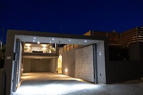 Tselepis Villa at Lakithra