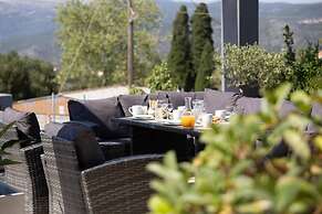 Tselepis Villa at Lakithra