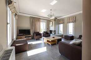 Tselepis Villa at Lakithra