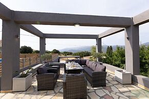 Tselepis Villa at Lakithra