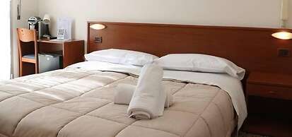 Lora Hotel