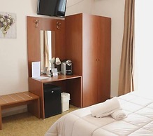 Lora Hotel