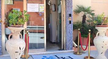 Lora Hotel