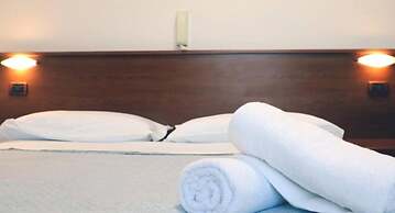 Lora Hotel