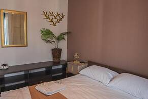 Urban Oasis Stylish Apt in Piraeus Centr