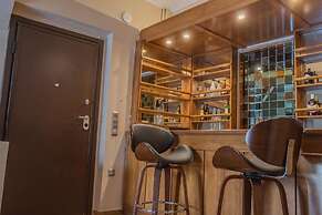 Urban Oasis Stylish Apt in Piraeus Centr