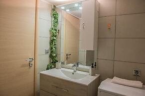 Urban Oasis Stylish Apt in Piraeus Centr