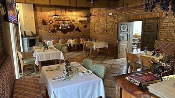 Hani i Taulant Shahinit