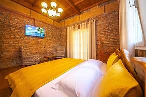 Hani i Taulant Shahinit