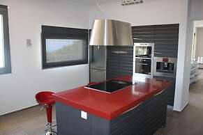 260sqm villa in Loutraki with a sea view