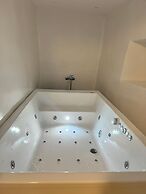 White Sand jacuzzi Suite