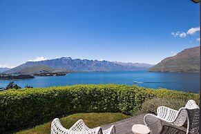 WHAKATA ON WHITBOURN