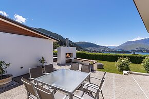 WHAKATA ON WHITBOURN