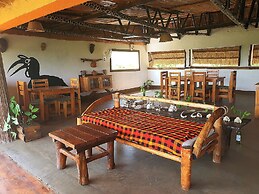 Hornbill Bush Lodge