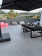 YourHome - AC Luxury House