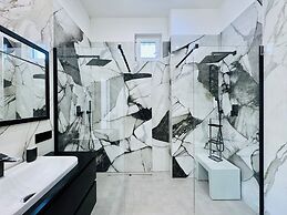 YourHome - AC Luxury House