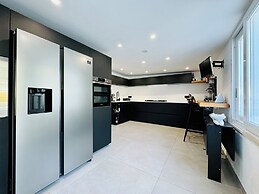 YourHome - AC Luxury House