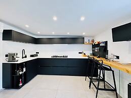 YourHome - AC Luxury House