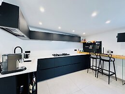 YourHome - AC Luxury House