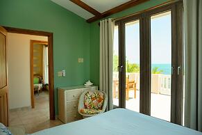 Large Oceanfront Villa With Pool Close to Village