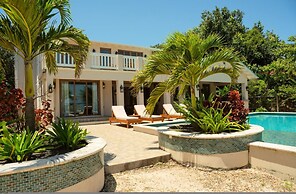 Large Oceanfront Villa With Pool Close to Village