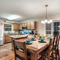 1 Mile to Pkwy Pets Hot Tub Creekside Porch