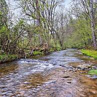 1 Mile to Pkwy Pets Hot Tub Creekside Porch
